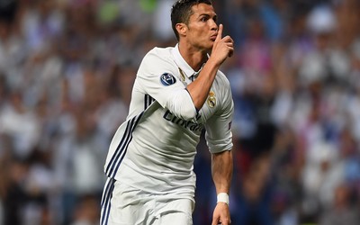 环亚体育讨论-多纳鲁马金手套三连庄创纪录了